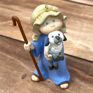 1998 HALLMARK KEEPSAKE ORNAMENT QX6496 WATCHFUL SHEPHERD WITH LAMB